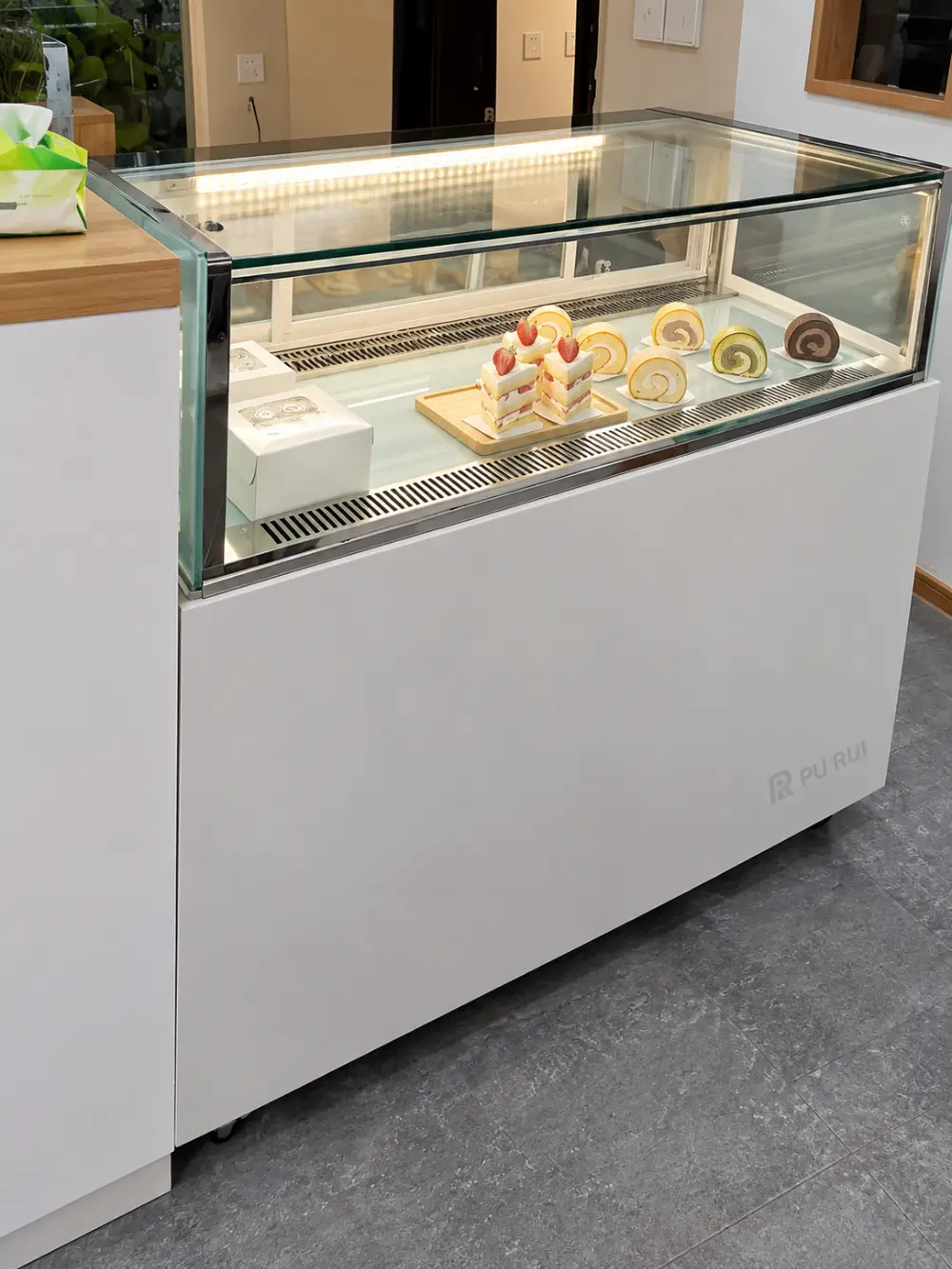 commercial bakery cake showcase refrigerator