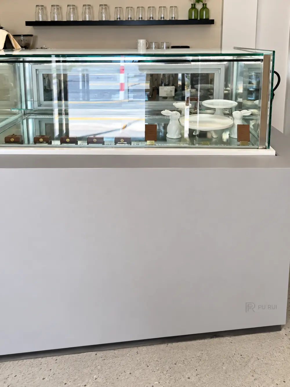 commercial bakery cake showcase refrigerator
