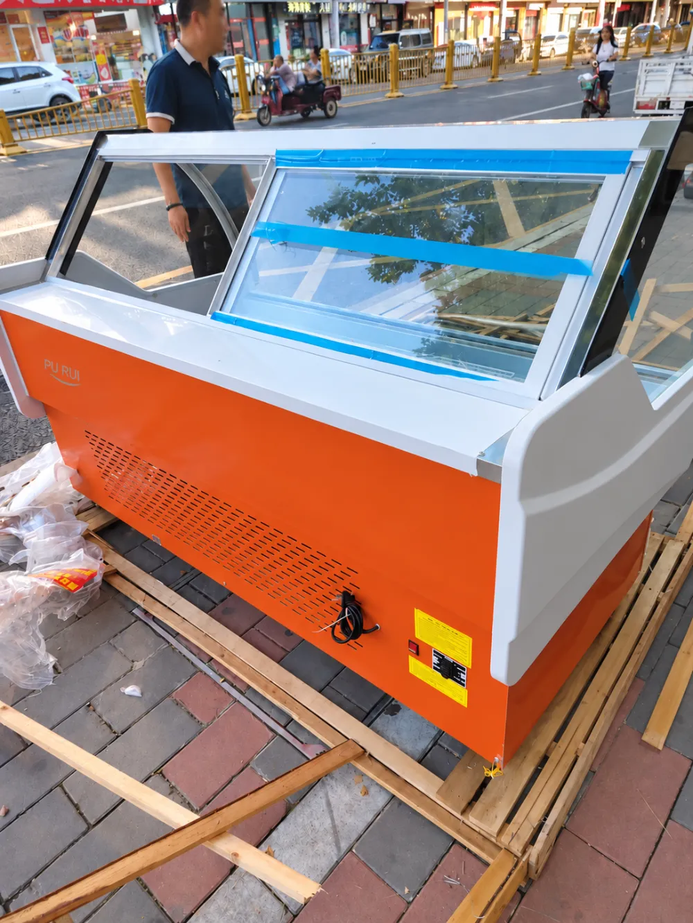commercial curved glass deli display chiller