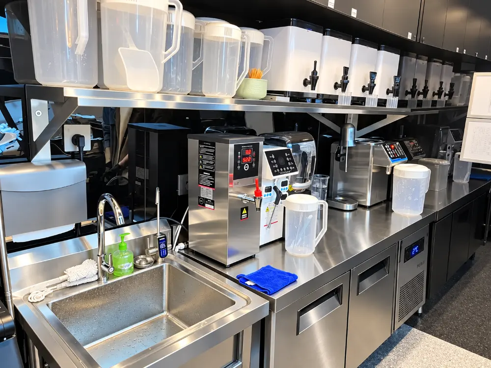 commercial dual temperature refrigerated freezer worktable