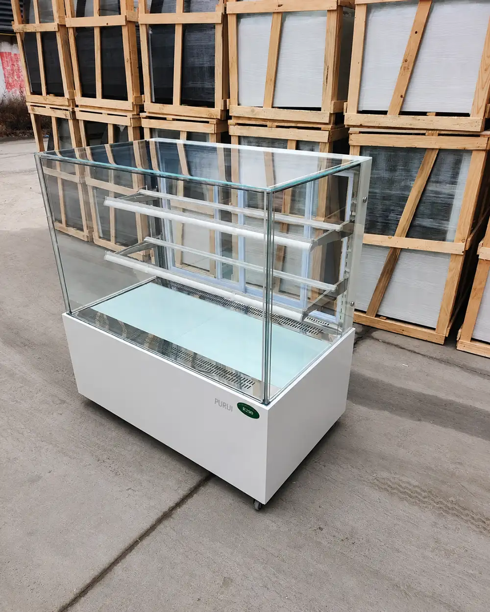 commercial refrigerated cake display case for bakery & pastry shop