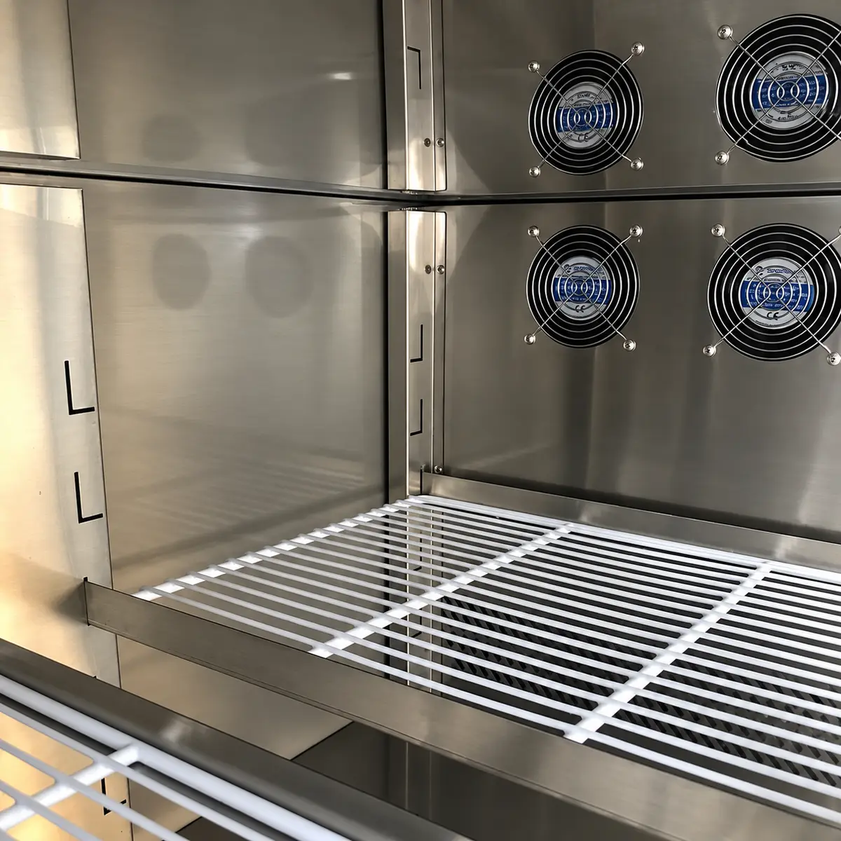 marble top refrigerated pizza & salad prep table
