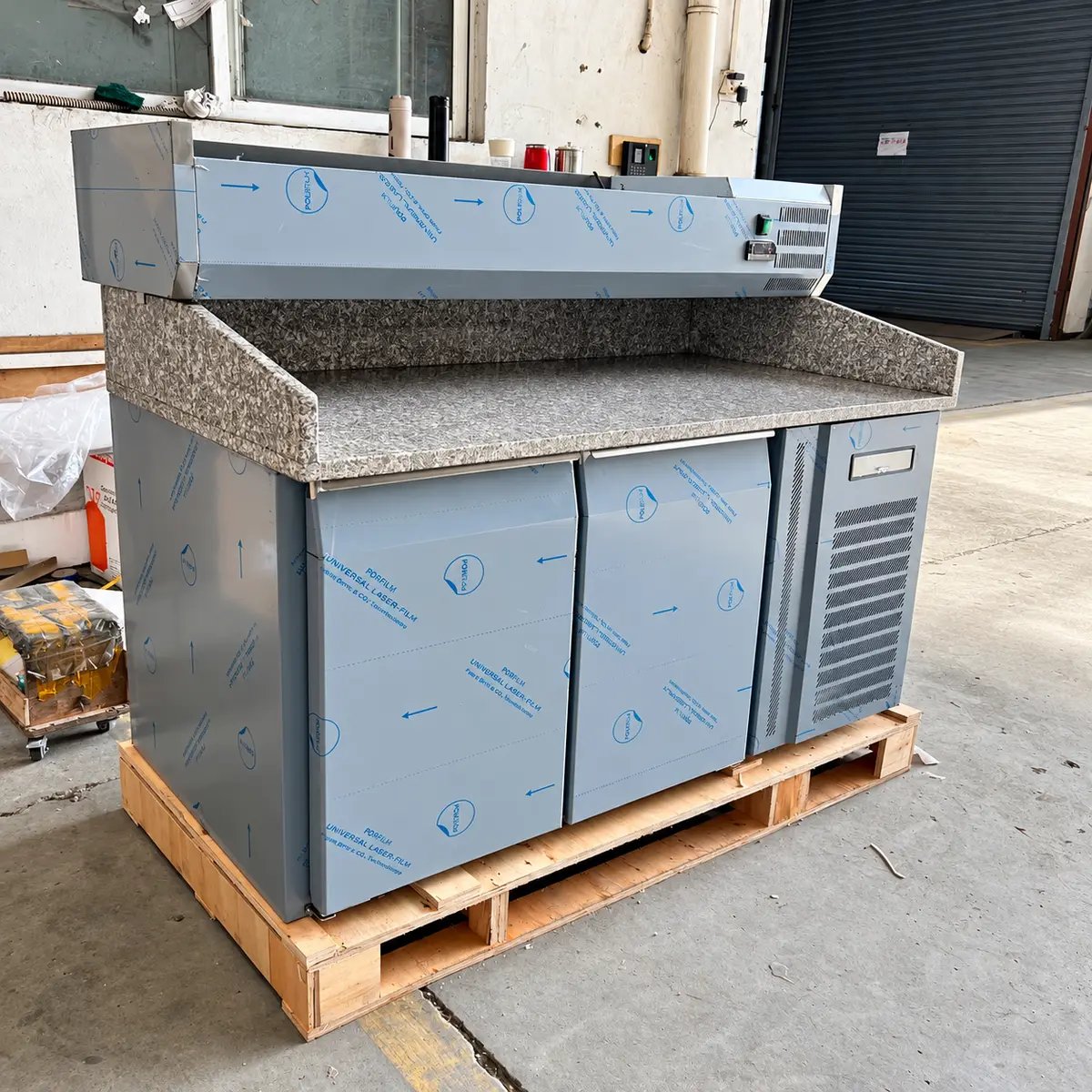 marble top refrigerated pizza & salad prep table